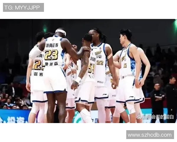 激情对决直播CBA上海队迎战深圳队全力争胜精彩瞬间不容错过